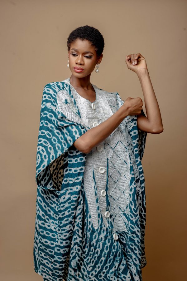 Modern Danshiki In Linen/Cotton Green With White Embroidery