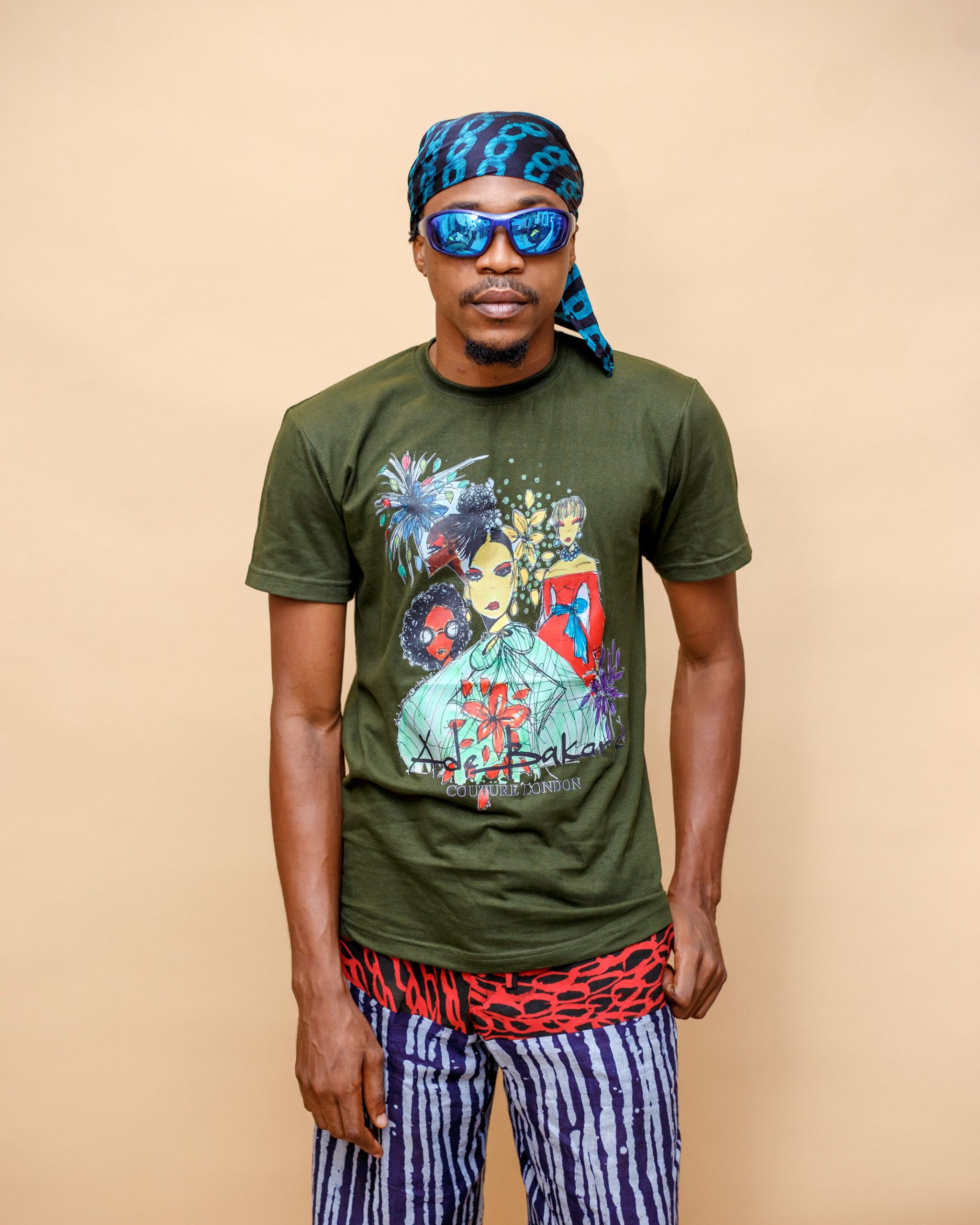 Army Green Cotton T-shirt With Fashion Illustration